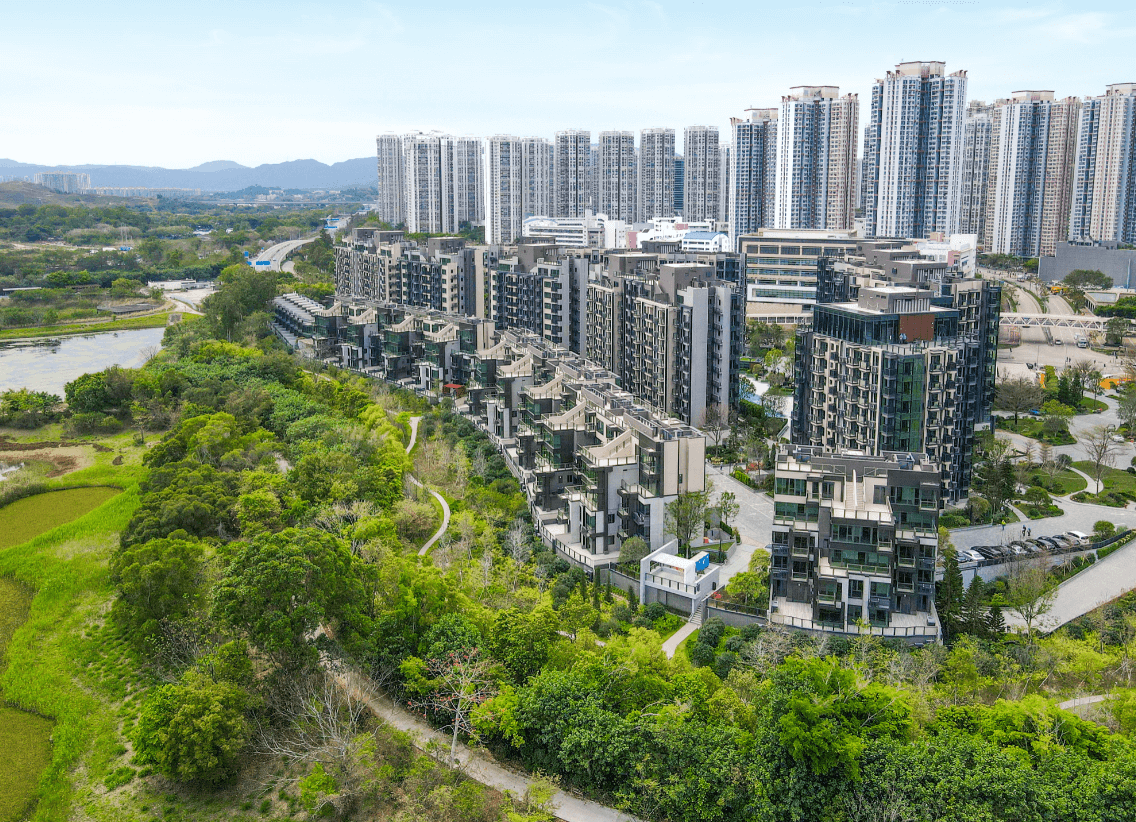 康业一直秉持新地「以心建家」的管理哲学及「以心待客」的理念，以优质服务质素、创新智能科技及环保节能管理，致力为客户提供更美好的居所、创造更优质的生活品味、共建更和谐的小区。