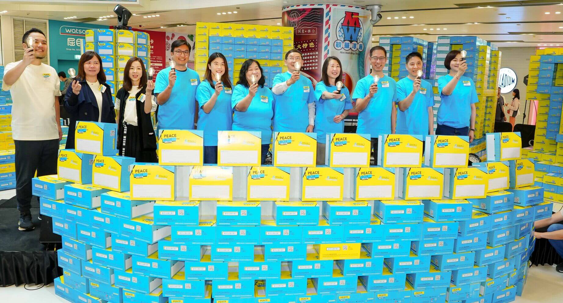 康业连同合办团体以「LIGHT」作为大会主题，冀望大家以爱照亮别人，将祝福及爱带到小区，呼应年度主题「燃亮爱心，转化生命」。